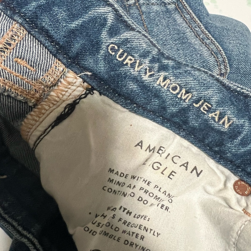 American Eagle Curvy Mom Jeans